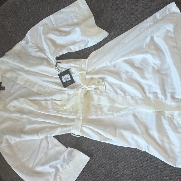 Nanette Lepore Other - NWT Nanette Lepore Cream Microdot Women's Robe